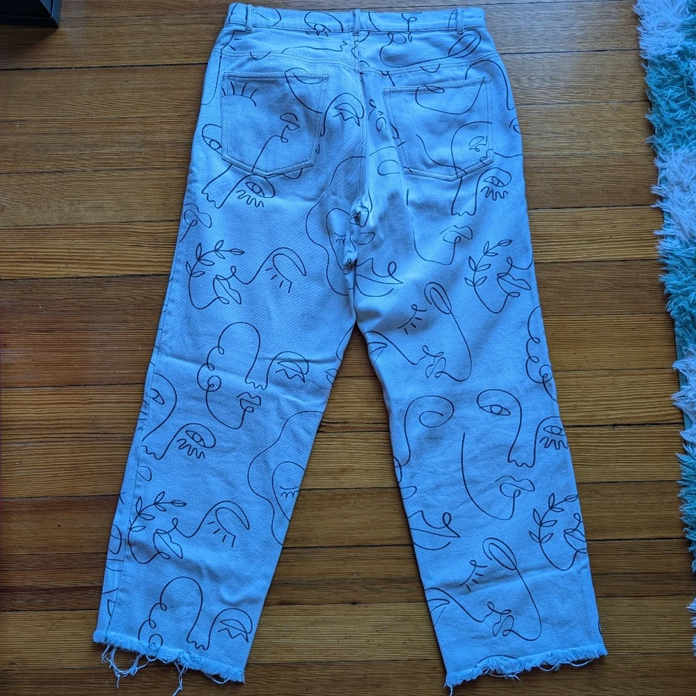 Abstract Face Print White Jeans - Picture 12 of 12